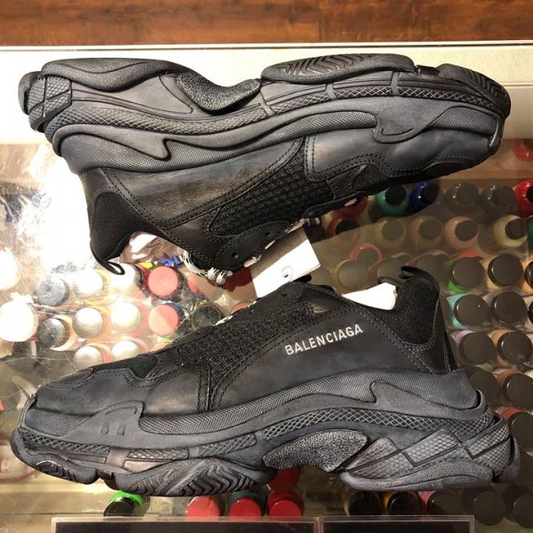 2018 Balenciaga Triple S Triple Black