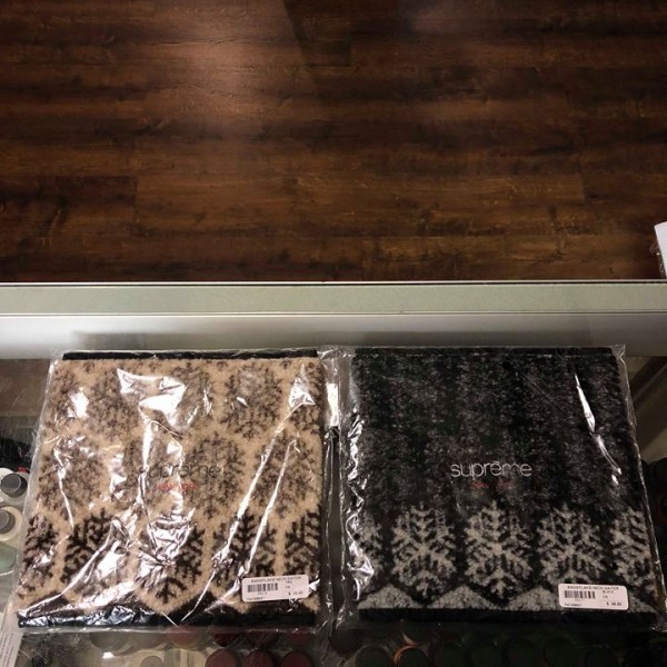 2018 Sup Snowflake Neck Gaiter