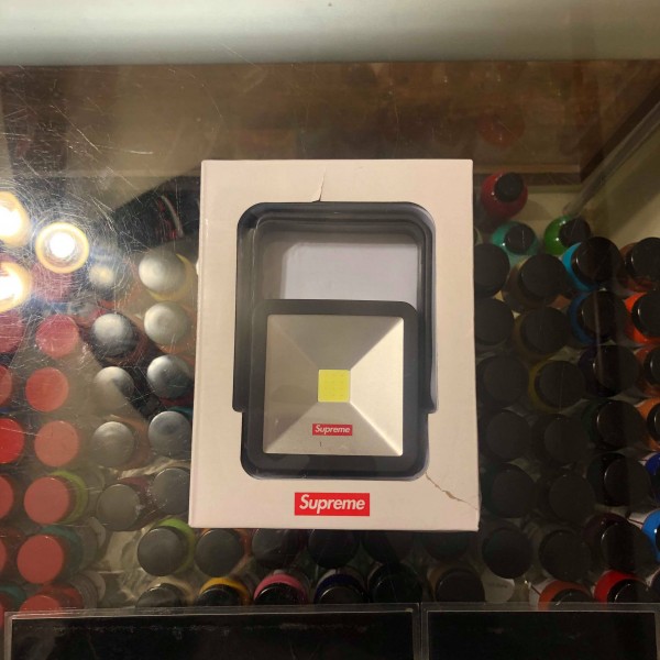 2018 Magnetic Kickstand Light Damage Box