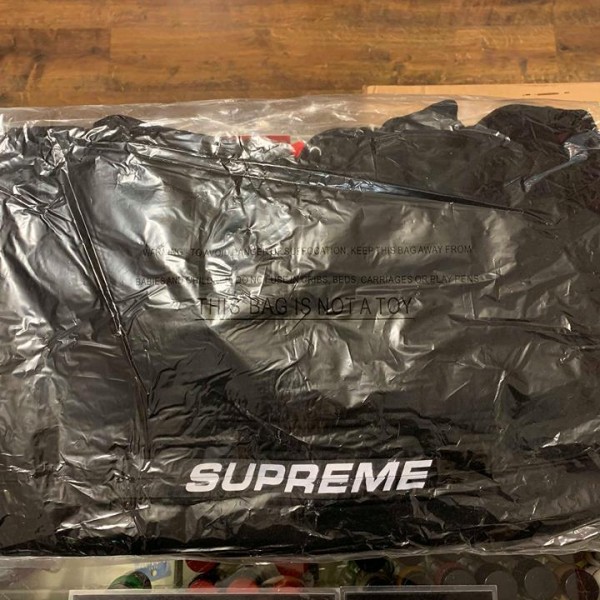 2019 Sup Zip Pouch Hooded Sweatshirt Black