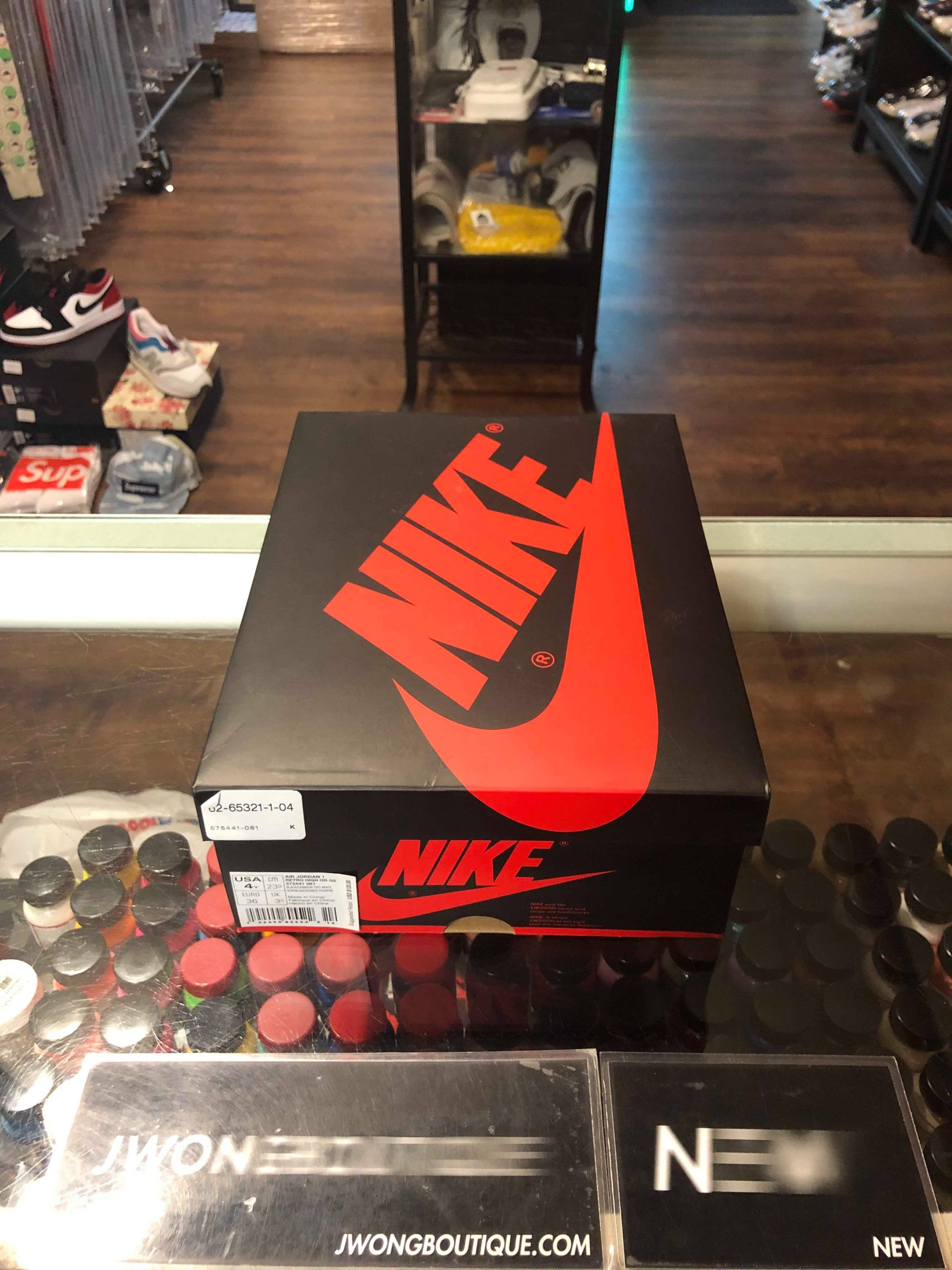 2019 Nike Air Jordan I Black Crimson Tint Youth - Image 5