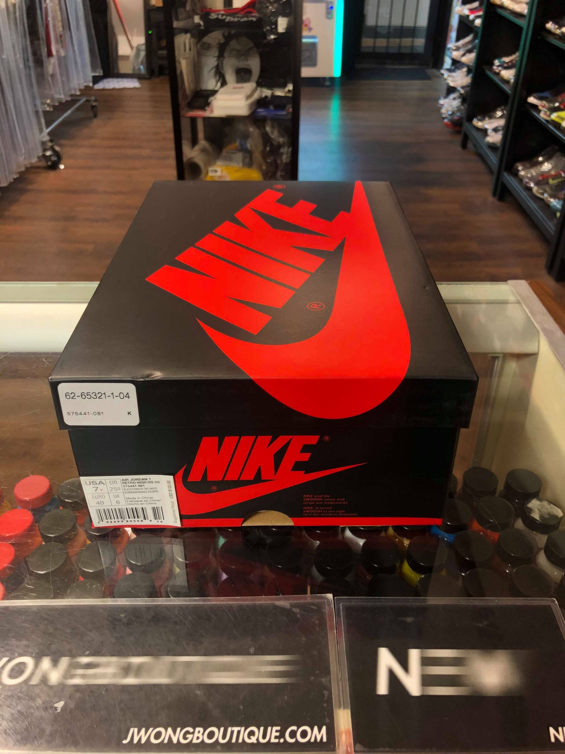 2019 Nike Air Jordan I Black Crimson Tint Youth - Image 9