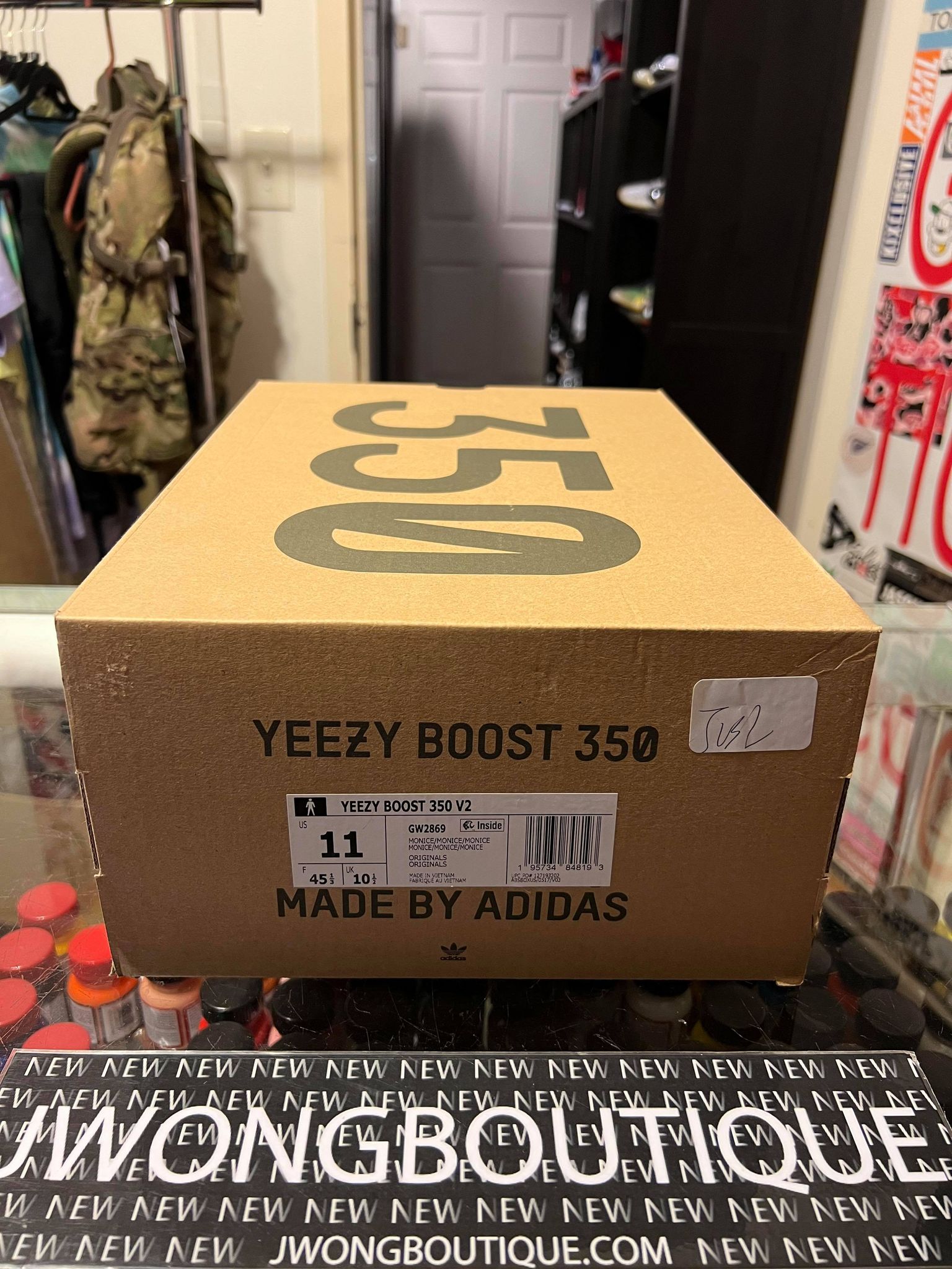 yeezy boost 350 with box