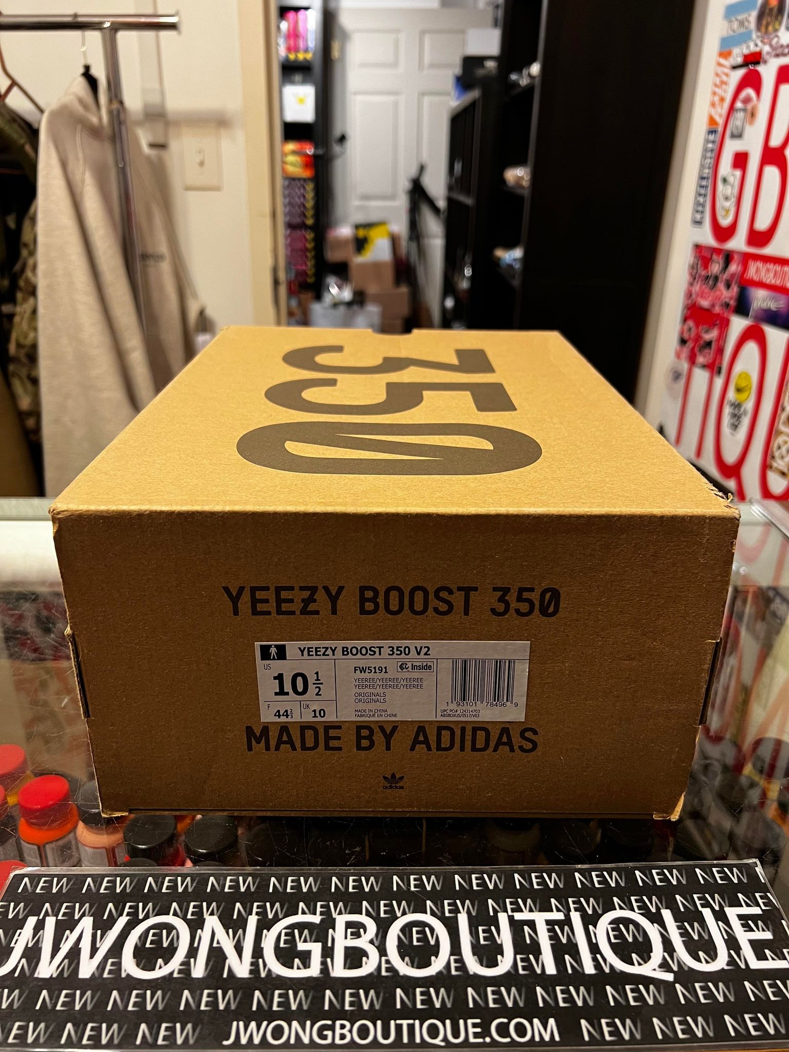 film gas Vært for 2019 Adidas Yeezy Boost 350 V2 Yeezreel Non Reflective Box Only - Jwong  Boutique