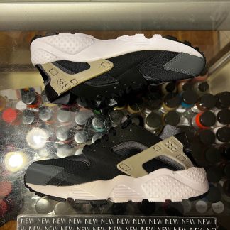 2014 Nike Air Huarache Wolf Grey Yellowing