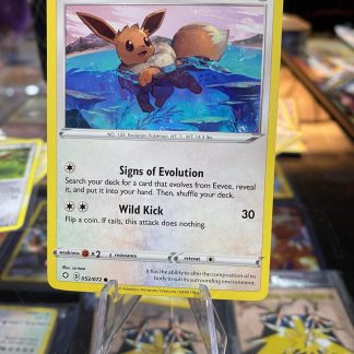 2021 Pokemon Eevee Shining Fates 052 of 072 Near Mint